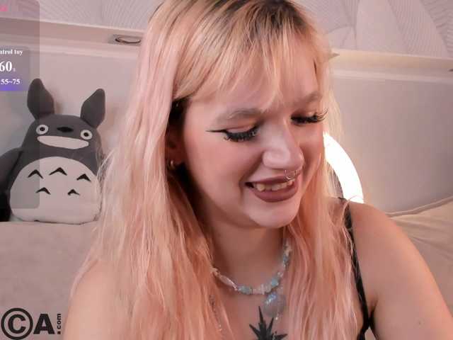Molly-Platt live cam on BongaCams