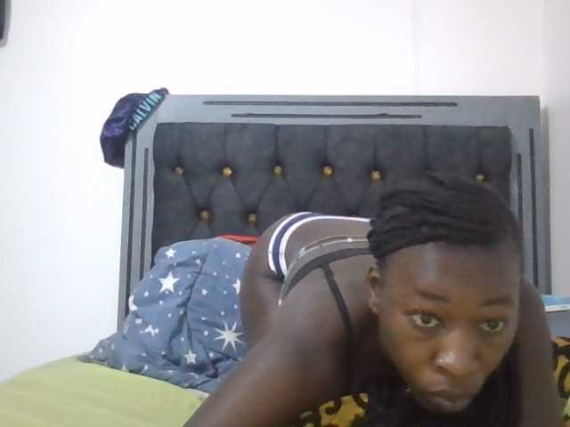 Luckyshee14 live cam on BongaCams