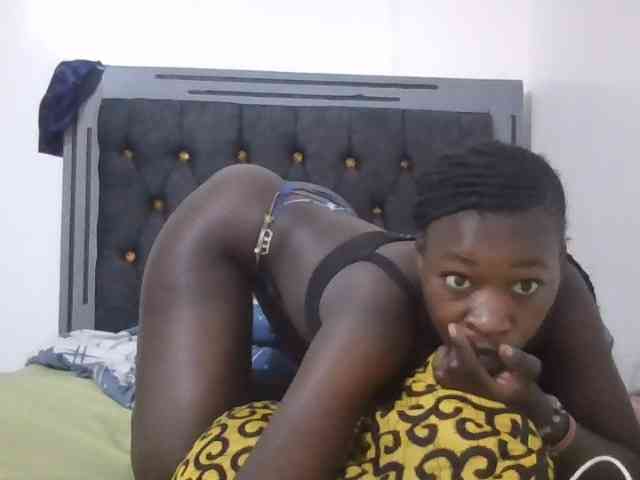 Luckyshee14 webcam