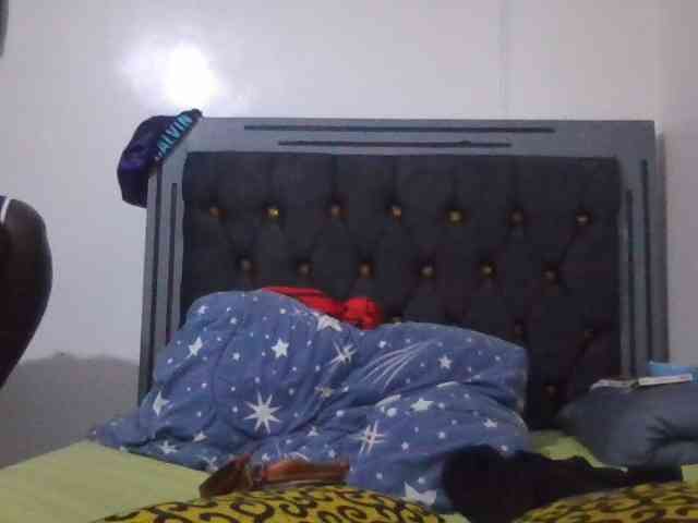 Luckyshee14 webcam