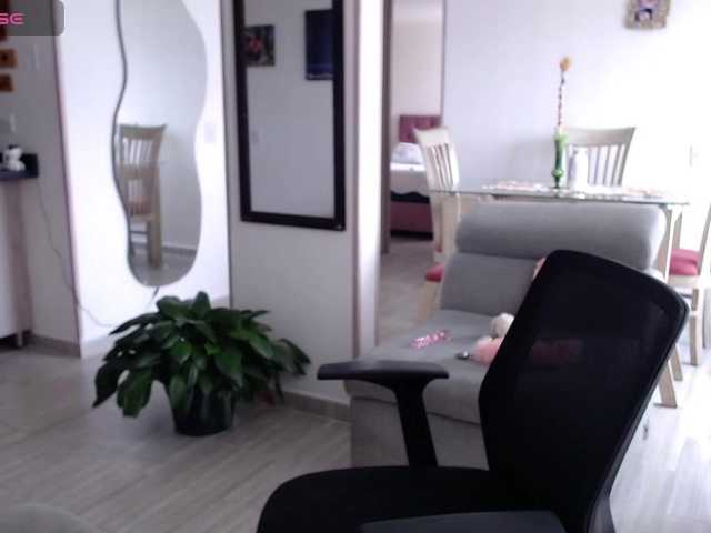 Mara- live cam on UnifiedCams