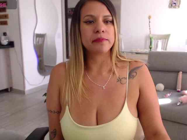 Modella: Mara-