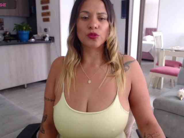 Modella: Mara-