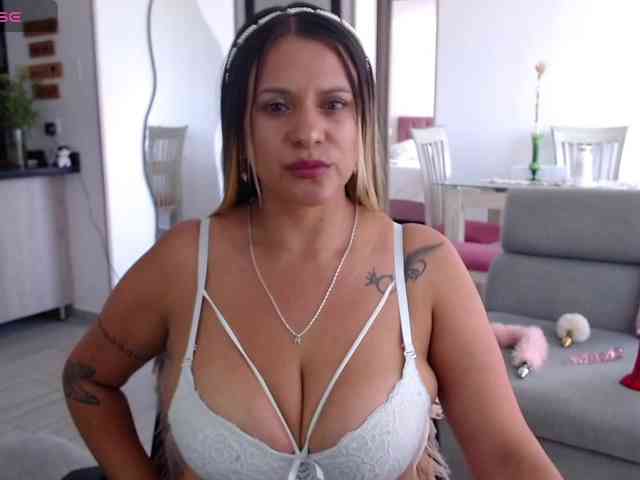 Modella: Mara-