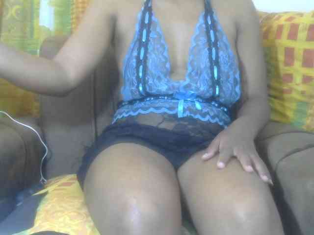 LalyChoco1 webcam