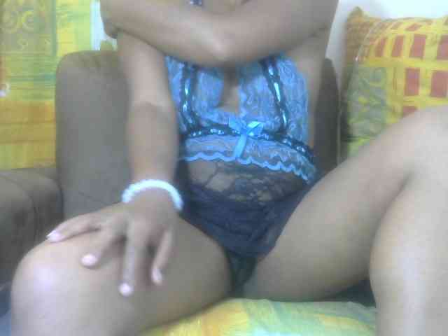 LalyChoco1 webcam