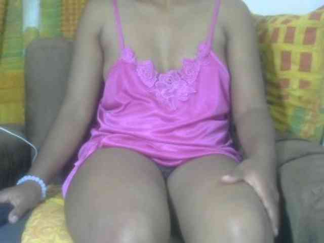 LalyChoco1 webcam