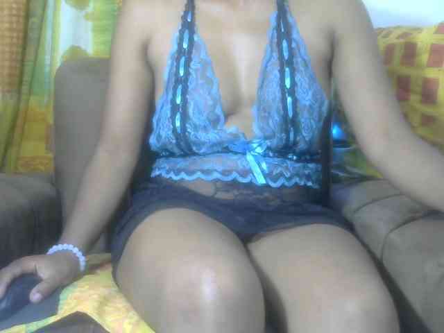 LalyChoco1 webcam