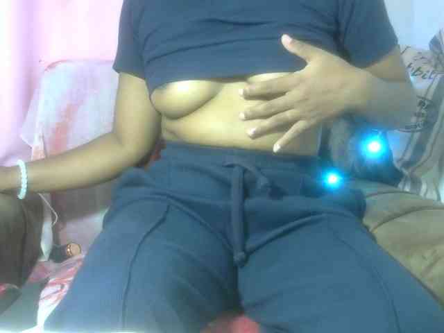 LalyChoco1 webcam