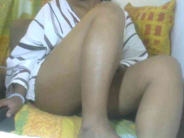 LalyChoco1 webcam