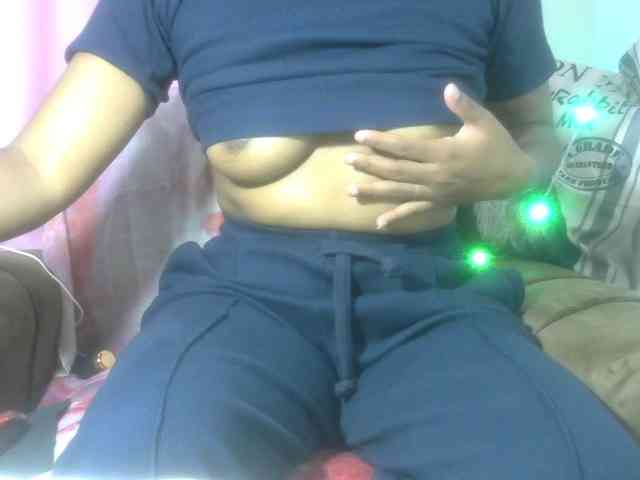 LalyChoco1 webcam
