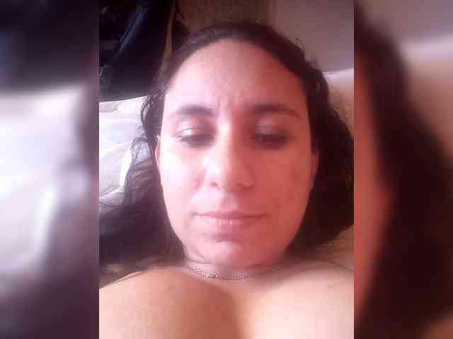MirelaAndrade webcam