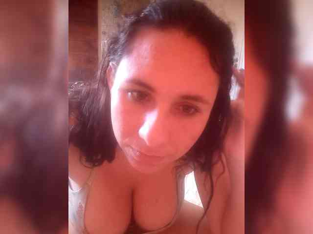 MirelaAndrade webcam