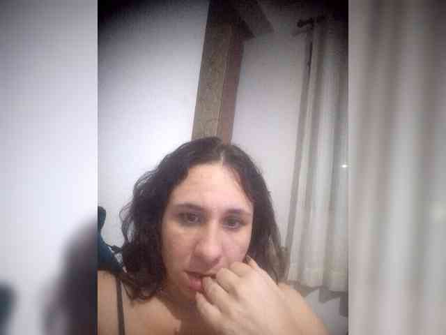 MirelaAndrade webcam