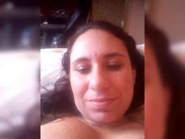 MirelaAndrade webcam