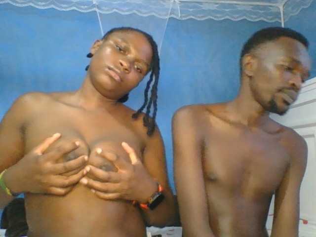 Thearo live cam on BongaCams