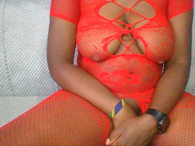 Thearo live cam on BongaCams
