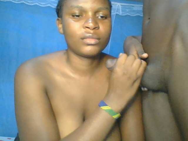 Thearo live cam on BongaCams