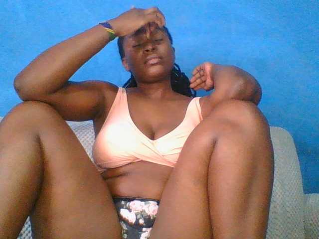 Thearo live webcam show