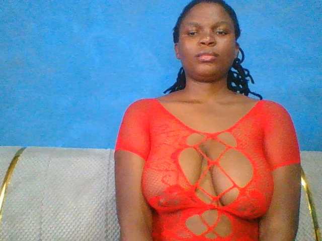 Thearo live cam on BongaCams