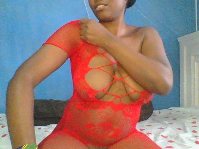 Thearo live cam on BongaCams