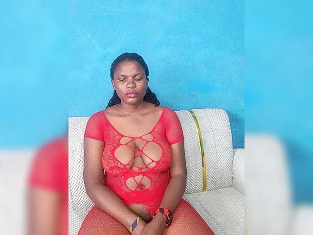 Thearo live cam on BongaCams