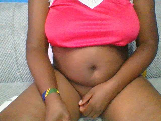Thearo live cam on BongaCams