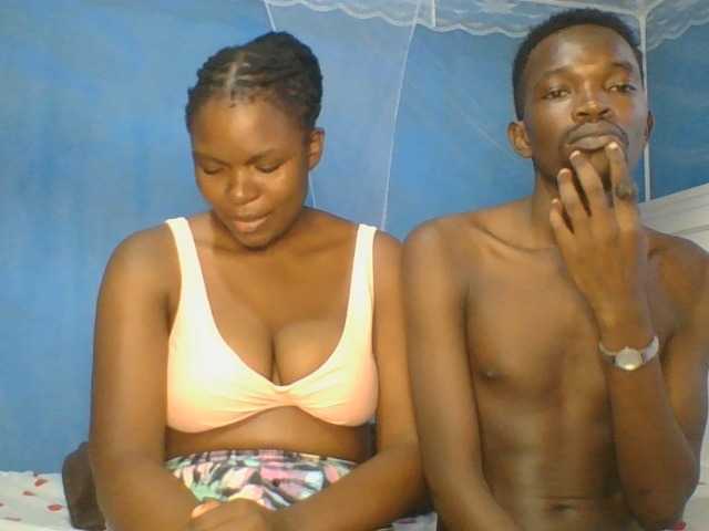 Thearo live cam on BongaCams