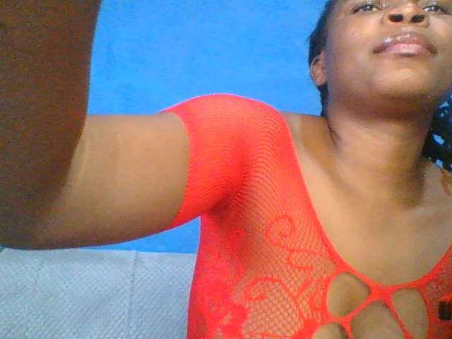 Thearo live cam on BongaCams