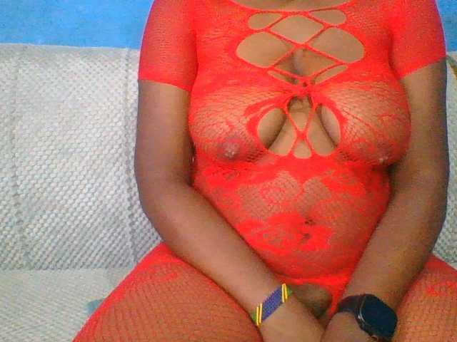 Thearo live cam on BongaCams