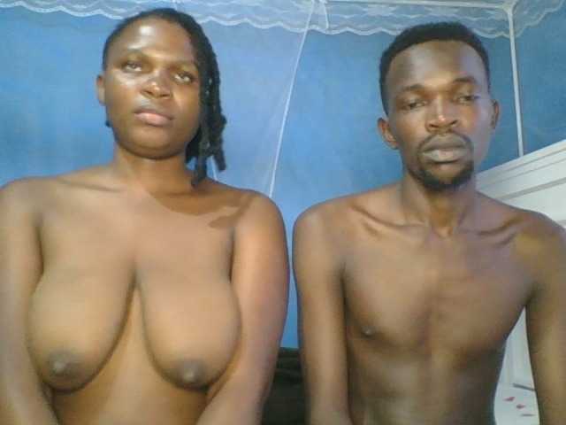 Thearo live cam on BongaCams