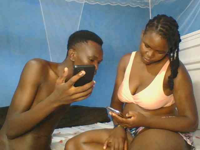 Shadia45 webcam