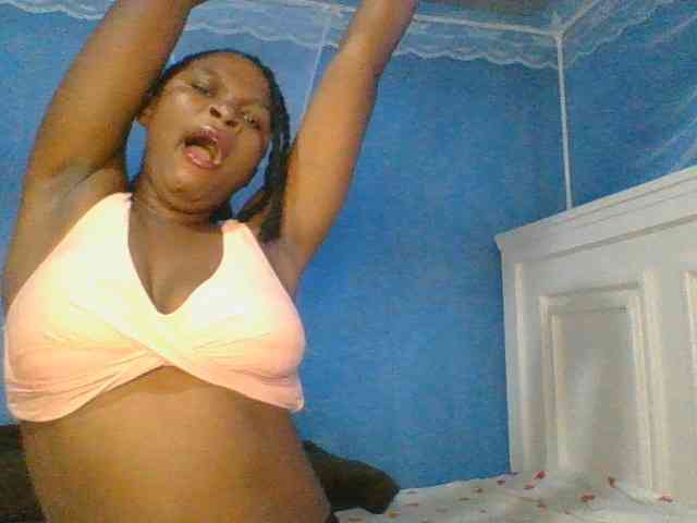 Shadia45 webcam