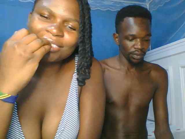 Shadia45 webcam