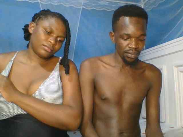 Shadia45 webcam