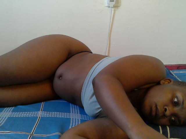Queen-venny live cam on BongaCams