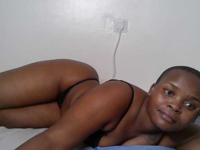 Queen-venny live cam on BongaCams