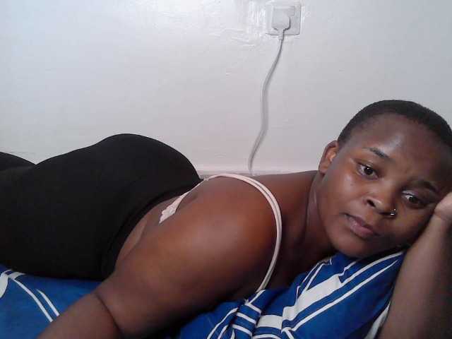 Queen-venny live cam on UnifiedCams