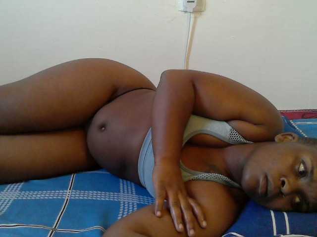 Queen-venny live cam on BongaCams