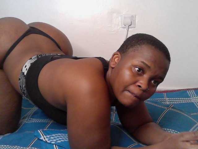 Queen-venny live cam on BongaCams