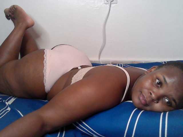 Queen-venny live cam on BongaCams