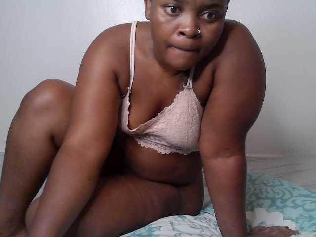 Queen-venny Live Cam on BongaCams