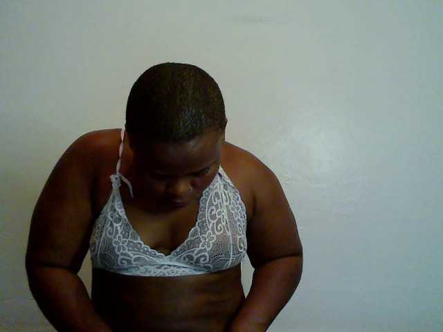 Queen-venny live cam on BongaCams