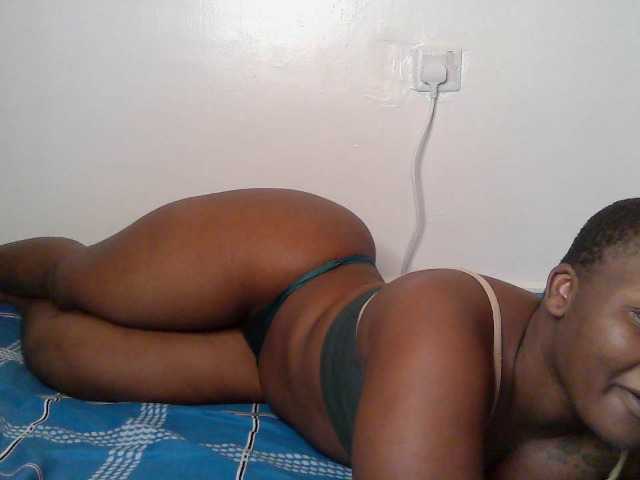 Queen-venny live cam on BongaCams