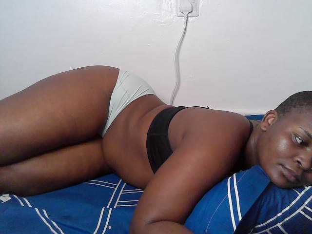 Queen-venny live cam on BongaCams