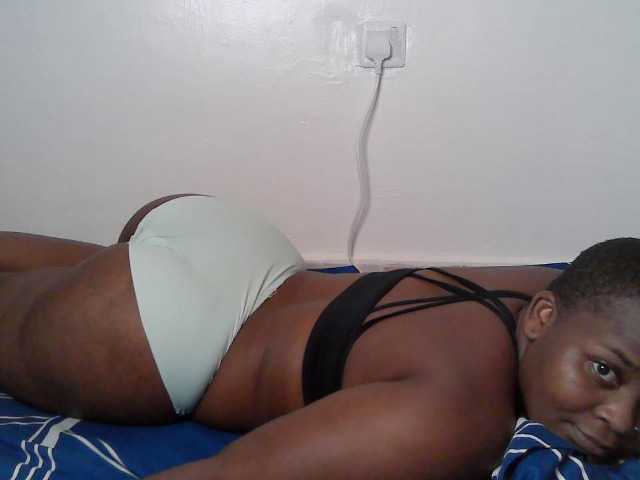 Queen-venny live cam on BongaCams
