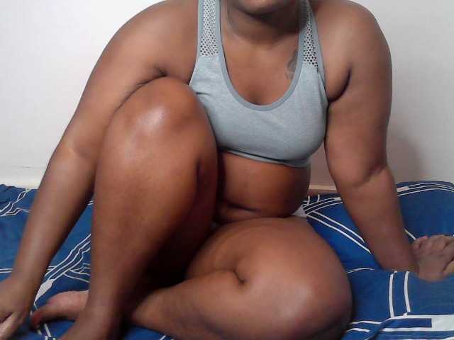Queen-venny live cam on BongaCams