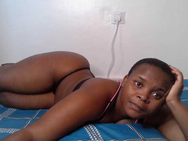 Queen-venny live cam on BongaCams