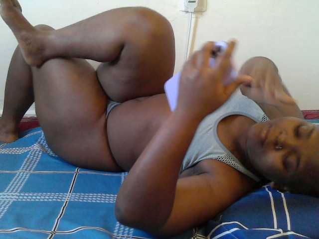 Queen-venny live cam on BongaCams
