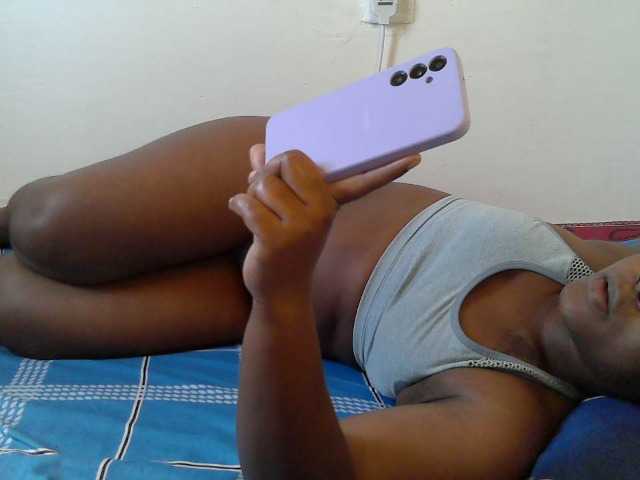 Queen-venny live cam on BongaCams